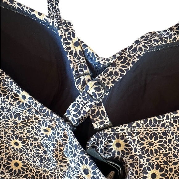 Niptuck Swim Nautical Foil Joanne One
Piece Swimsuit Size 8 - Picture 5 of 7